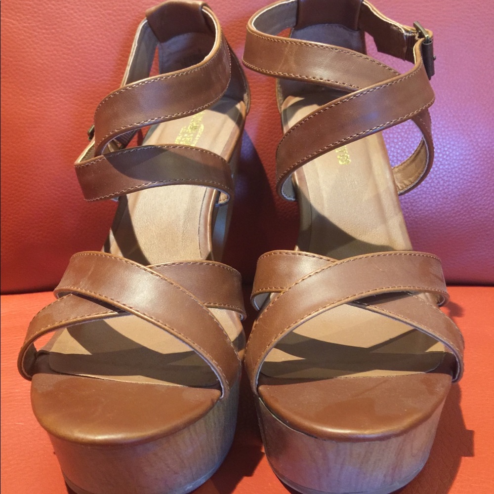 Staple platform sandals - Picture 2 of 6